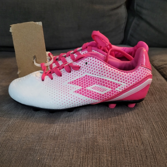 Size 3W Umbro cleats NWT - Picture 2 of 3
